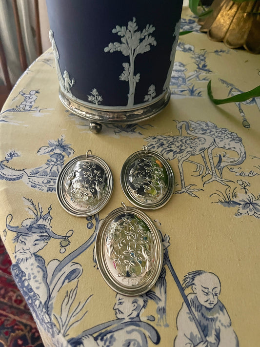 Sterling Two Turtle Doves Twelves Days of Christmas 1972 Vintage Ornament, Towle