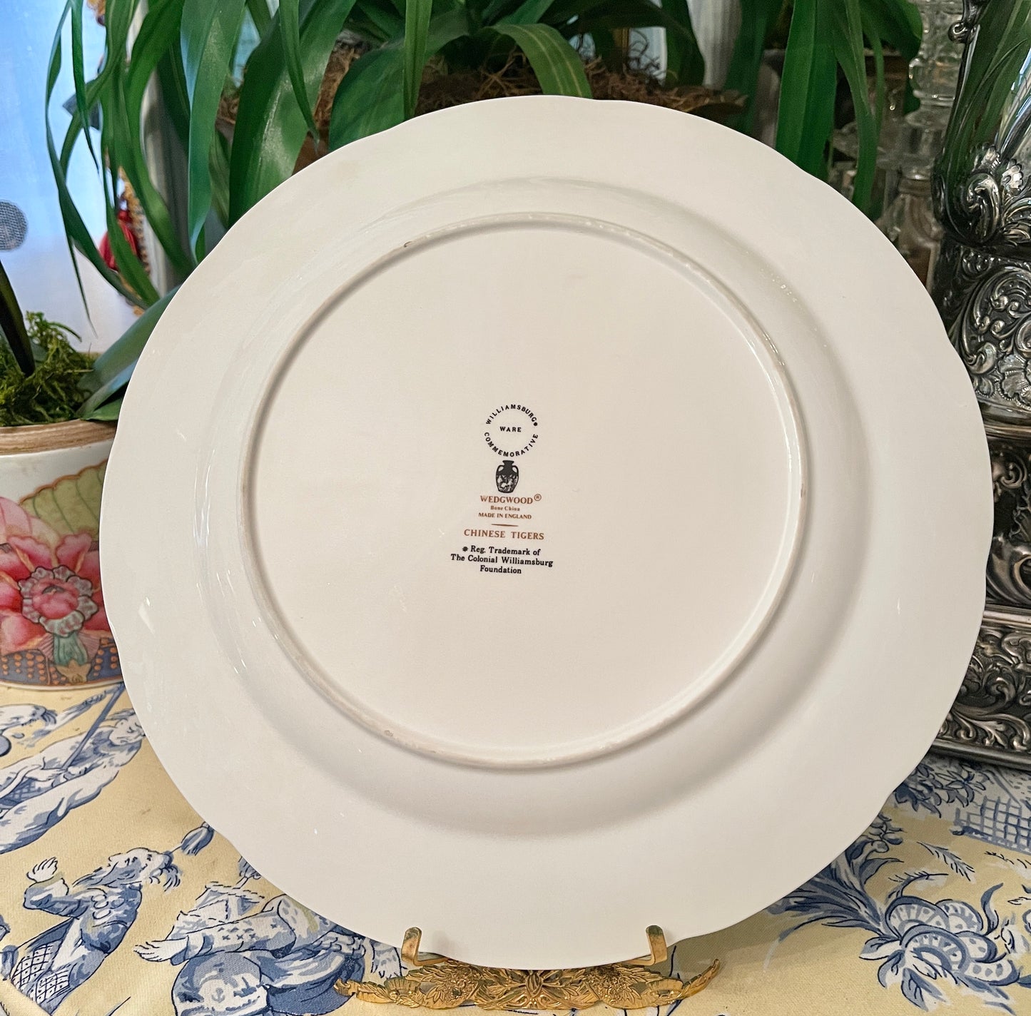 Rare Wedgwood Chinese Lions Plate, Green Foo Dogs, Gold Rim, Bone China