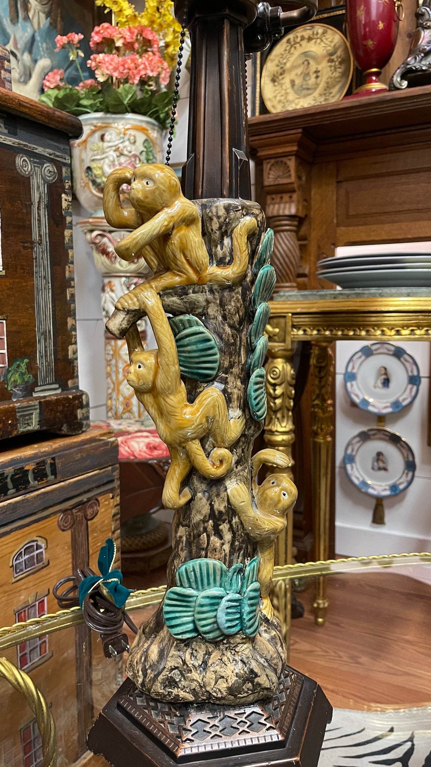 Vintage Majolica-Style Three Climbing Monkeys Lamp |