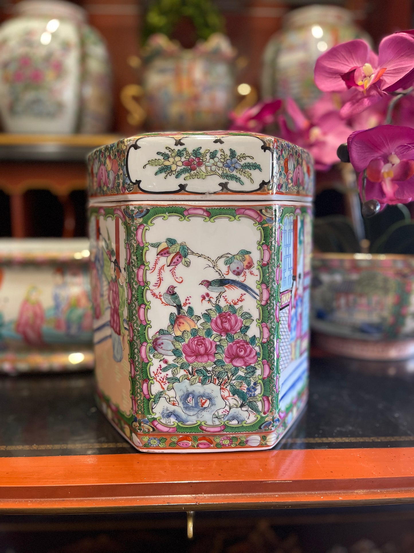 Famille Rose Hexagonal Jar WITH Lid