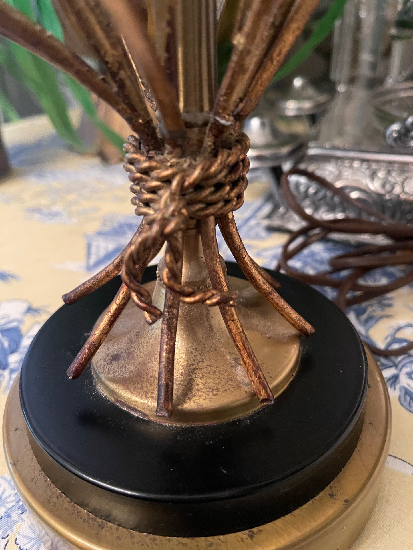 Vintage Italian Gold Tole Wheat Sheath Lamp