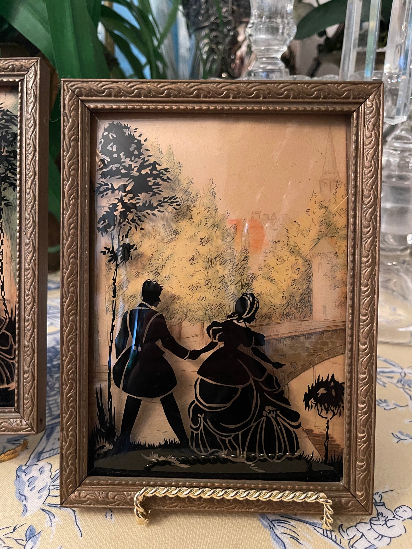 Reverse Silhouettes, Pair