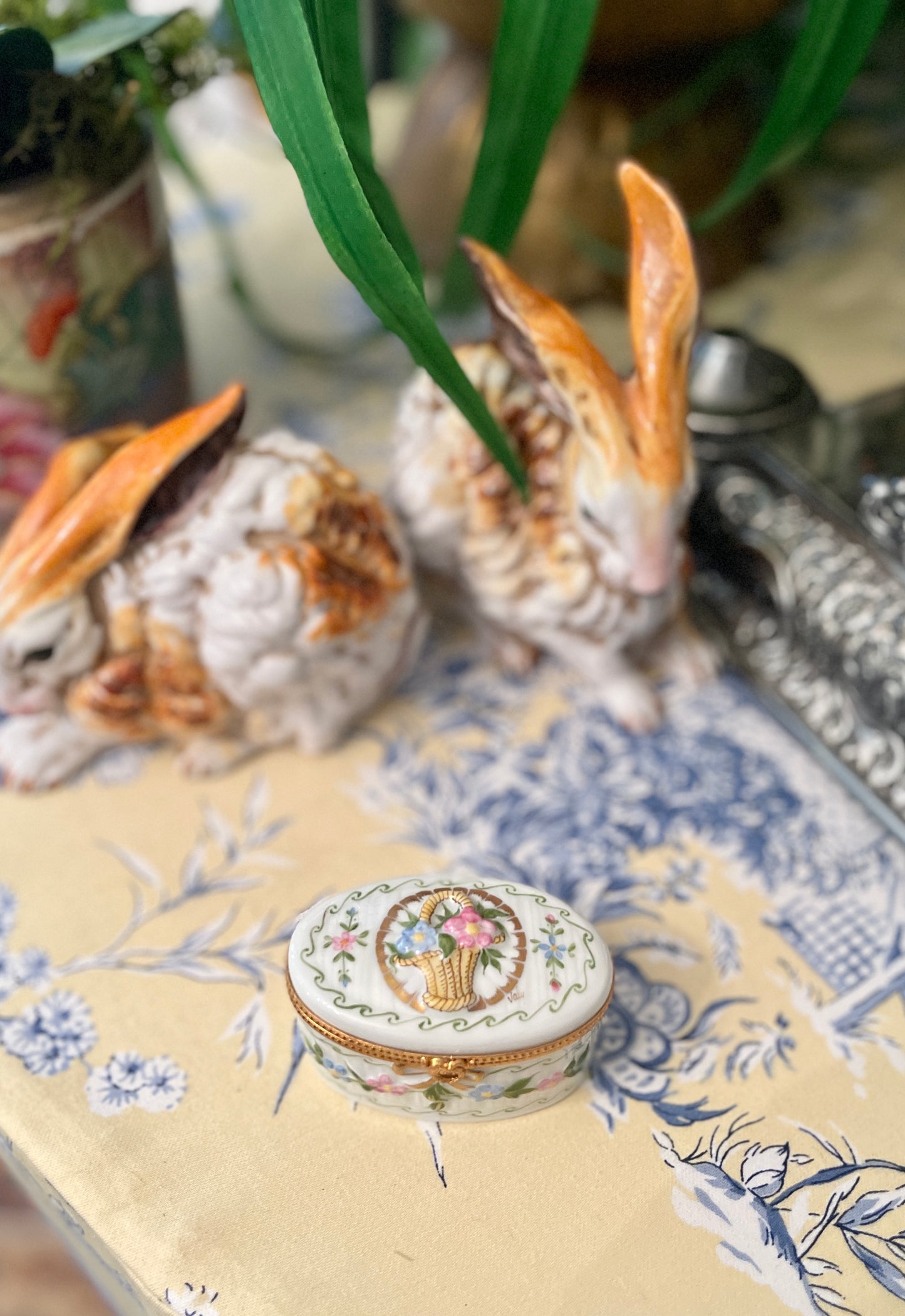 Vintage Limoges Box, Pink and White with Gold Bow