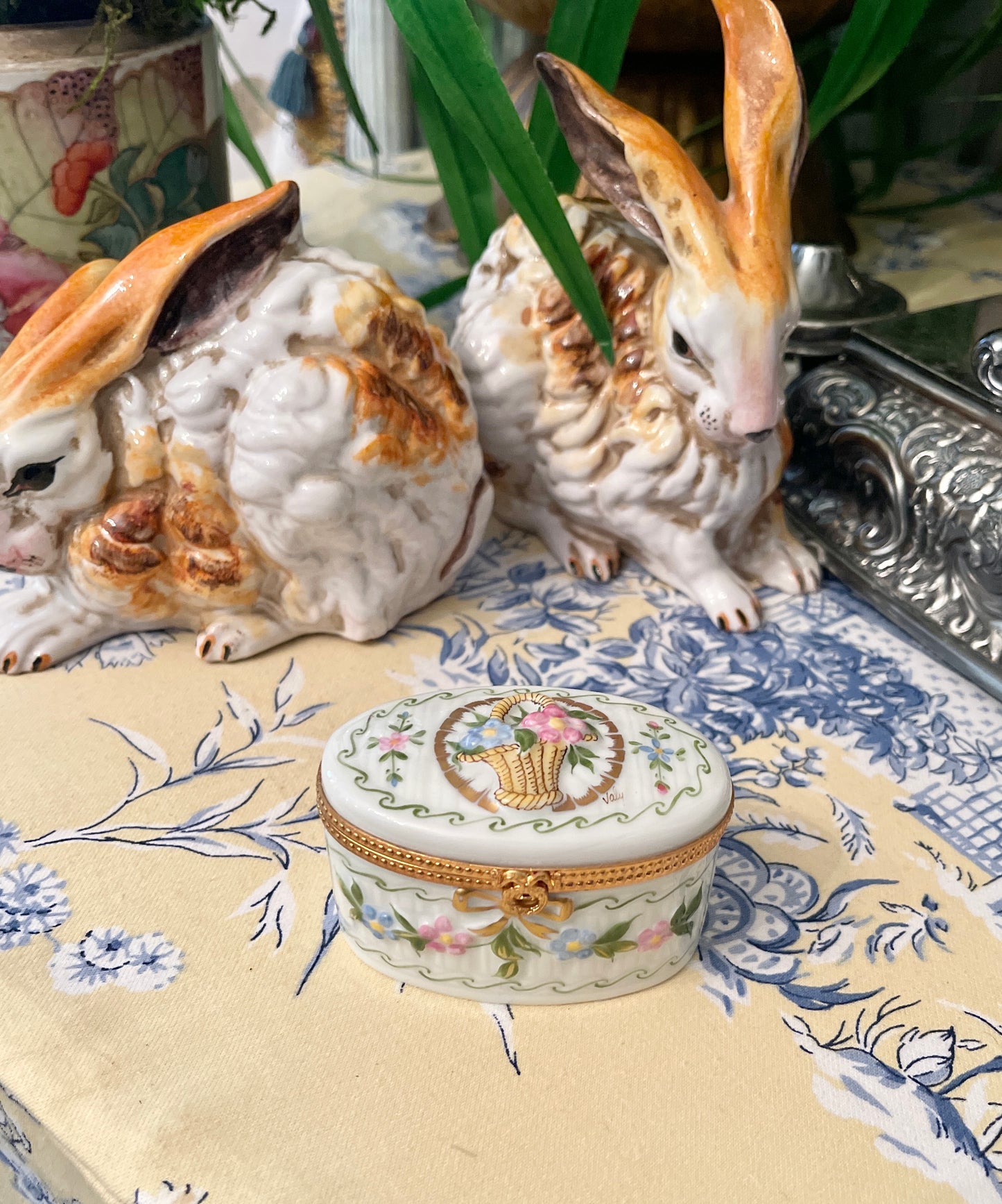 Vintage Limoges Box, Pink and White with Gold Bow