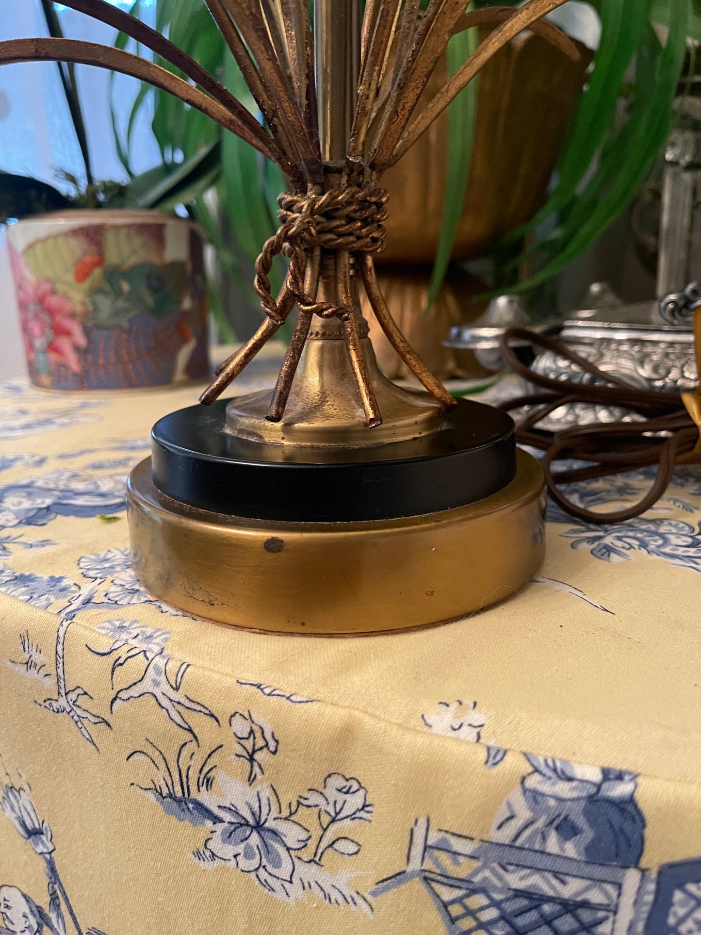 Vintage Italian Gold Tole Wheat Sheath Lamp