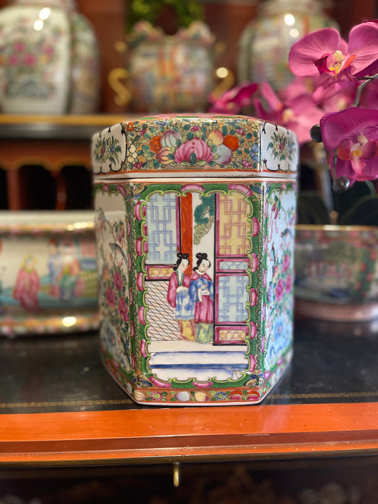 Famille Rose Hexagonal Jar WITH Lid