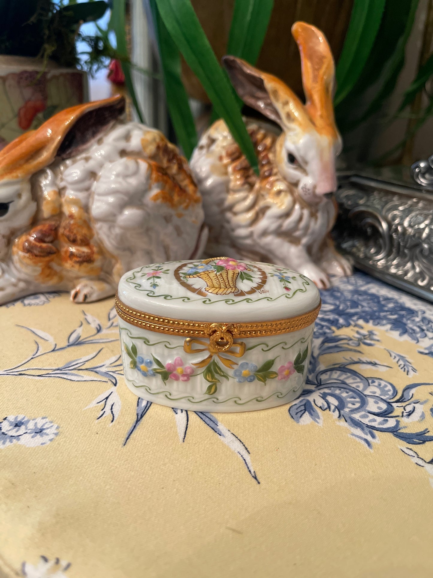 Vintage Limoges Box, Pink and White with Gold Bow