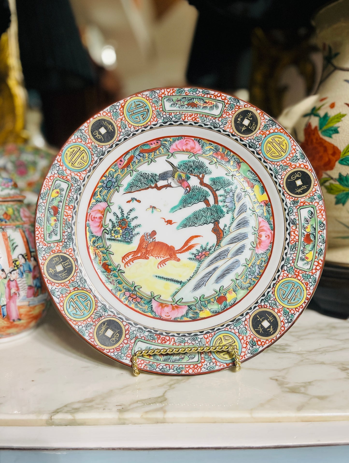 Vintage Chinoiserie Foo Dog and Famille Rose Porcelain Plate