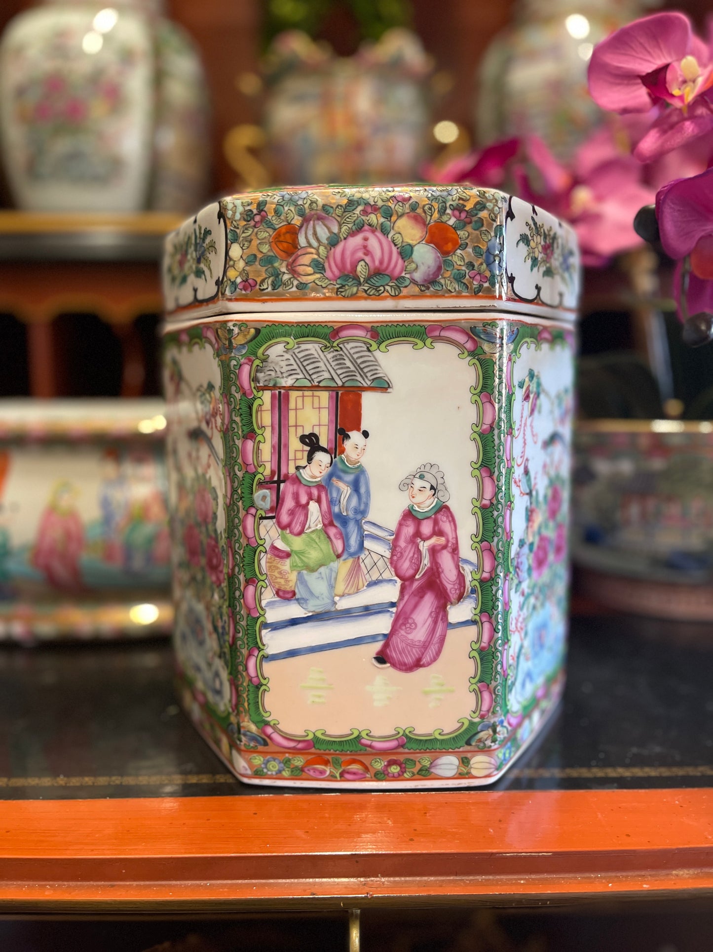 Famille Rose Hexagonal Jar WITH Lid