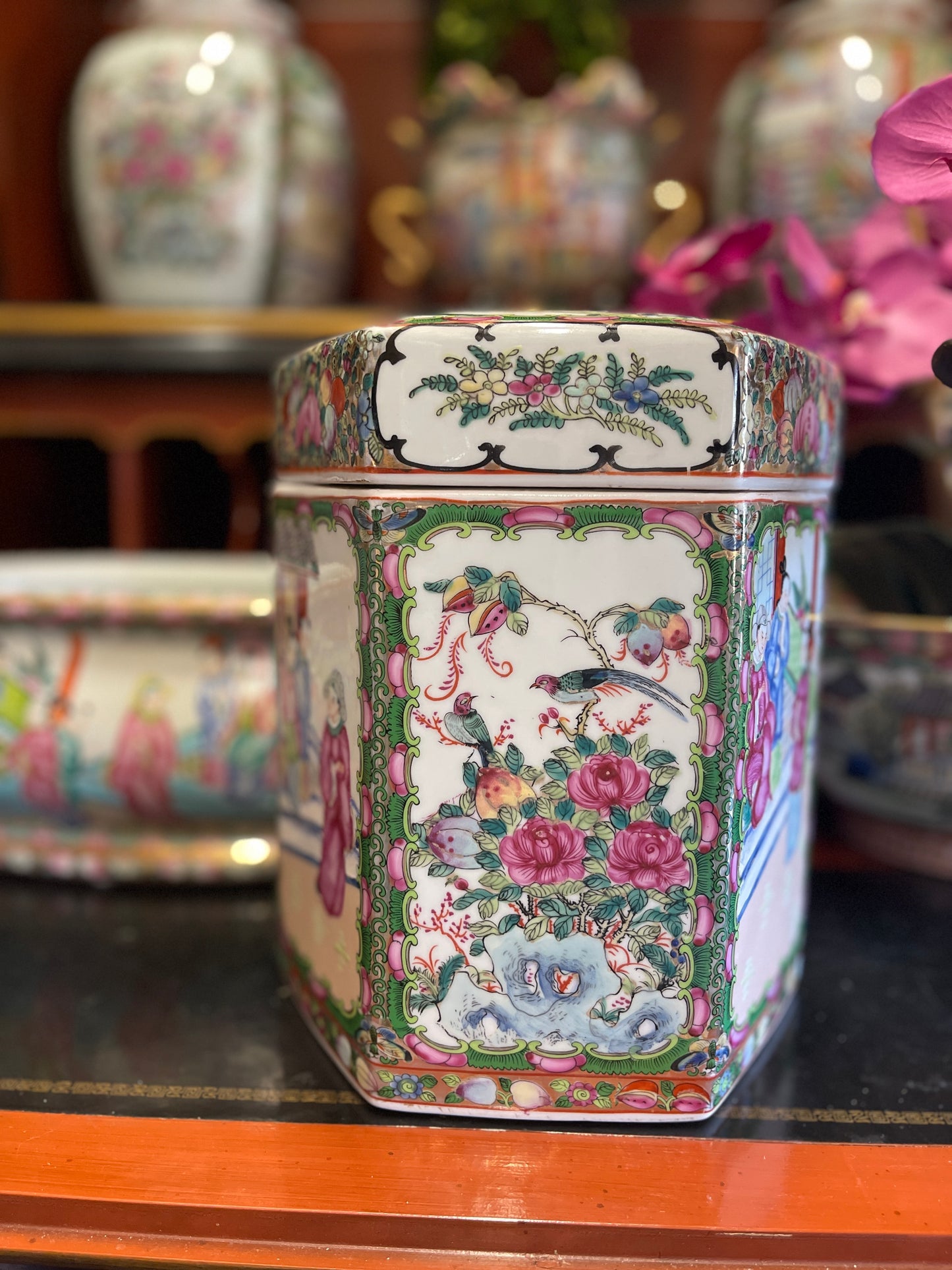 Famille Rose Hexagonal Jar WITH Lid