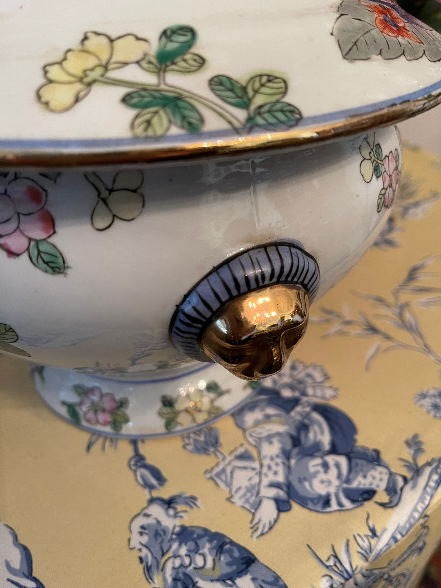 Vintage Tobacco Leaf Lidded Tureen, Gilt Lion Head Accents