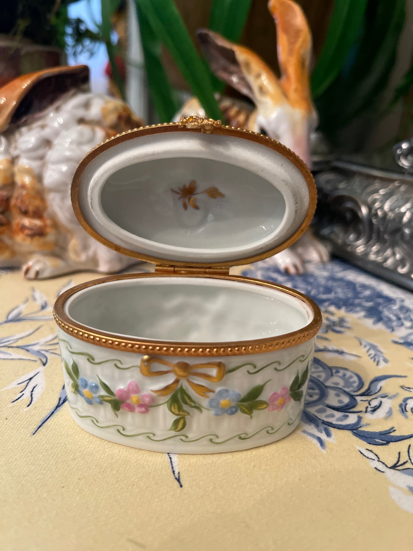 Vintage Limoges Box, Pink and White with Gold Bow