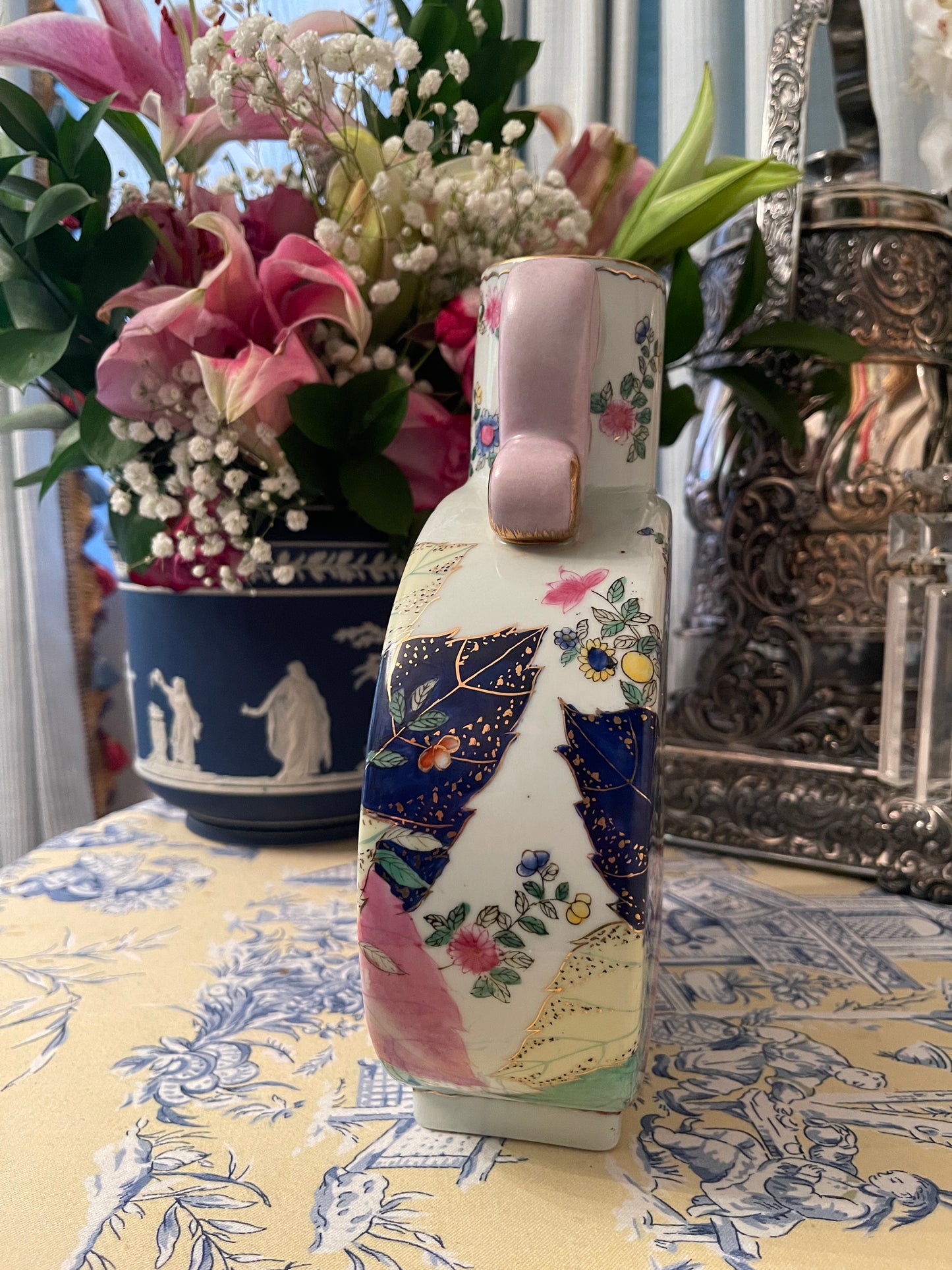 United Wilson Tobacco Leaf Moon Flask, vintage