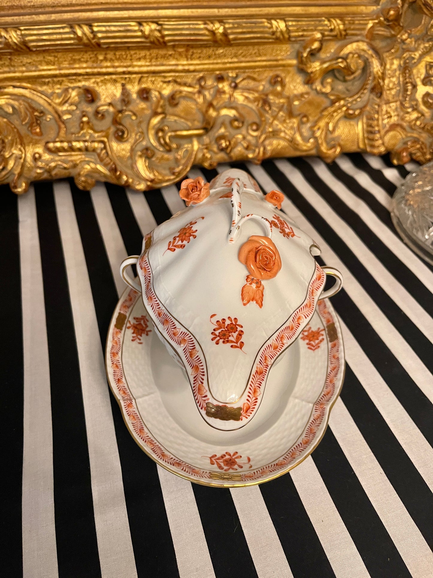 Unique Herend Rust Chinese Bouquet Gravy Boat/Saucier Dish with Attached Under Plate and Lid