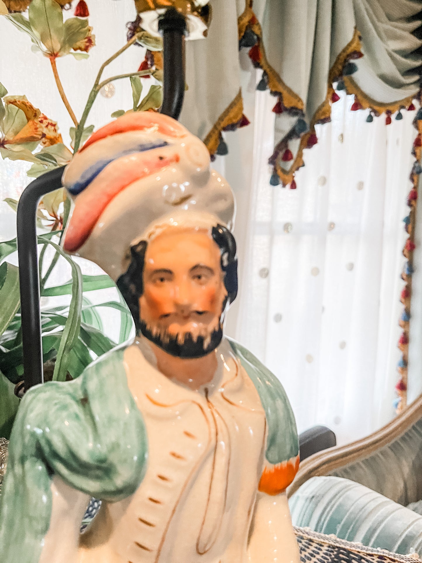 Staffordshire Lion Slayer Lamp