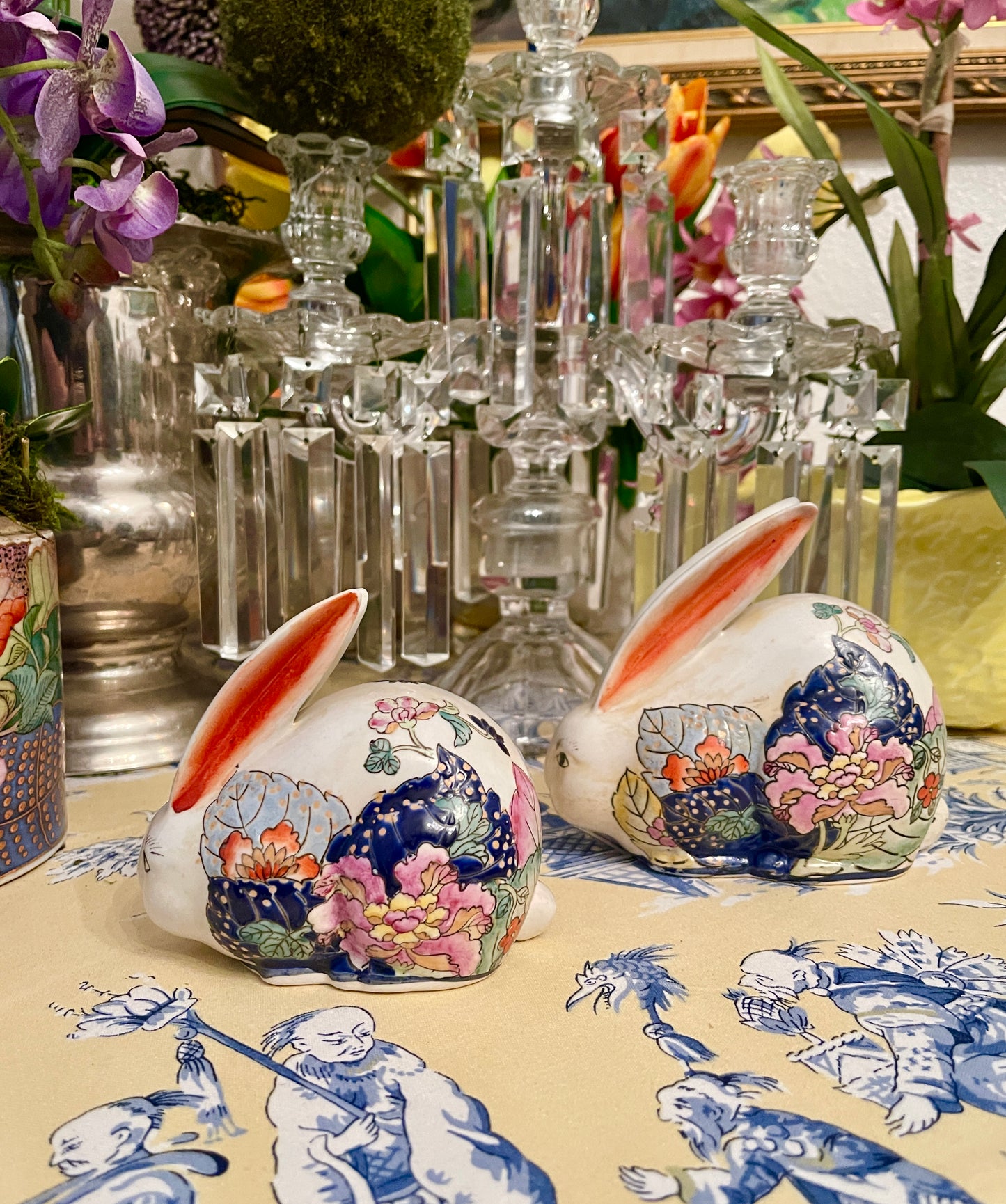 Pair of Vintage Chinoiserie Tobacco Leaf Bunnies
