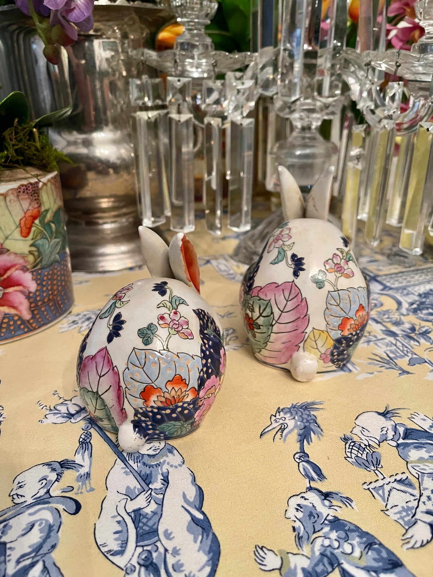Pair of Vintage Chinoiserie Tobacco Leaf Bunnies