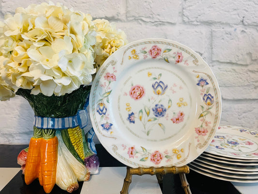 Vibrant Floral Plates - Set of 8