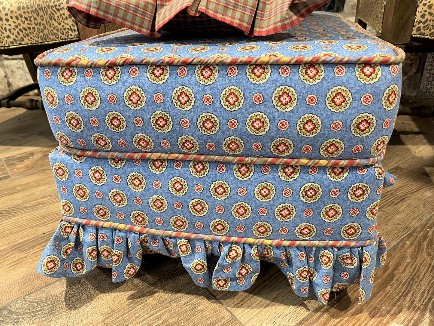French Country Toile, Ottoman and Pillows, Vintage Toile Pillows, Vintage Toile Ottoman, Grandmillennial , Grandmillenial, Cottagecore