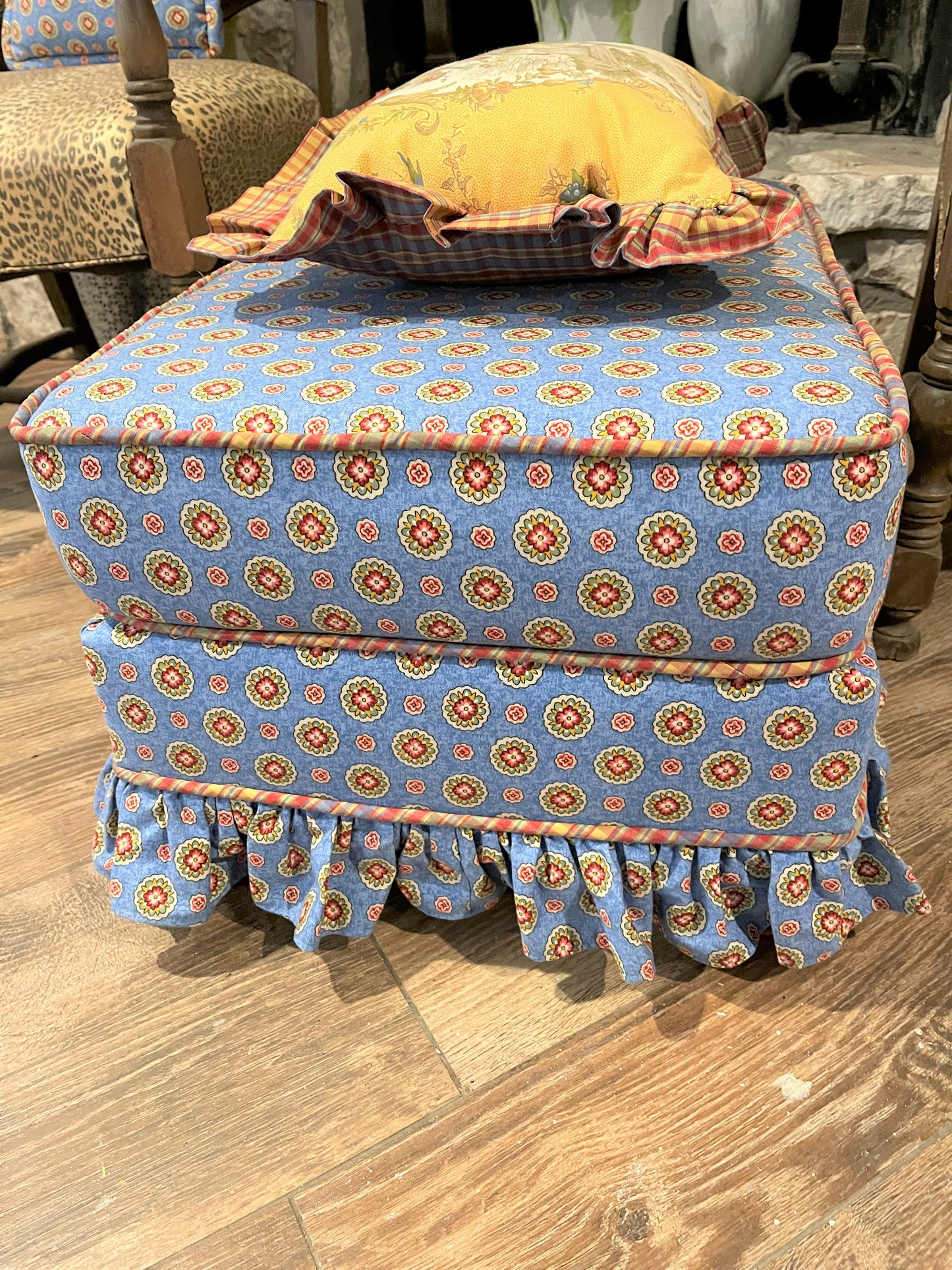 French Country Toile, Ottoman and Pillows, Vintage Toile Pillows, Vintage Toile Ottoman, Grandmillennial , Grandmillenial, Cottagecore