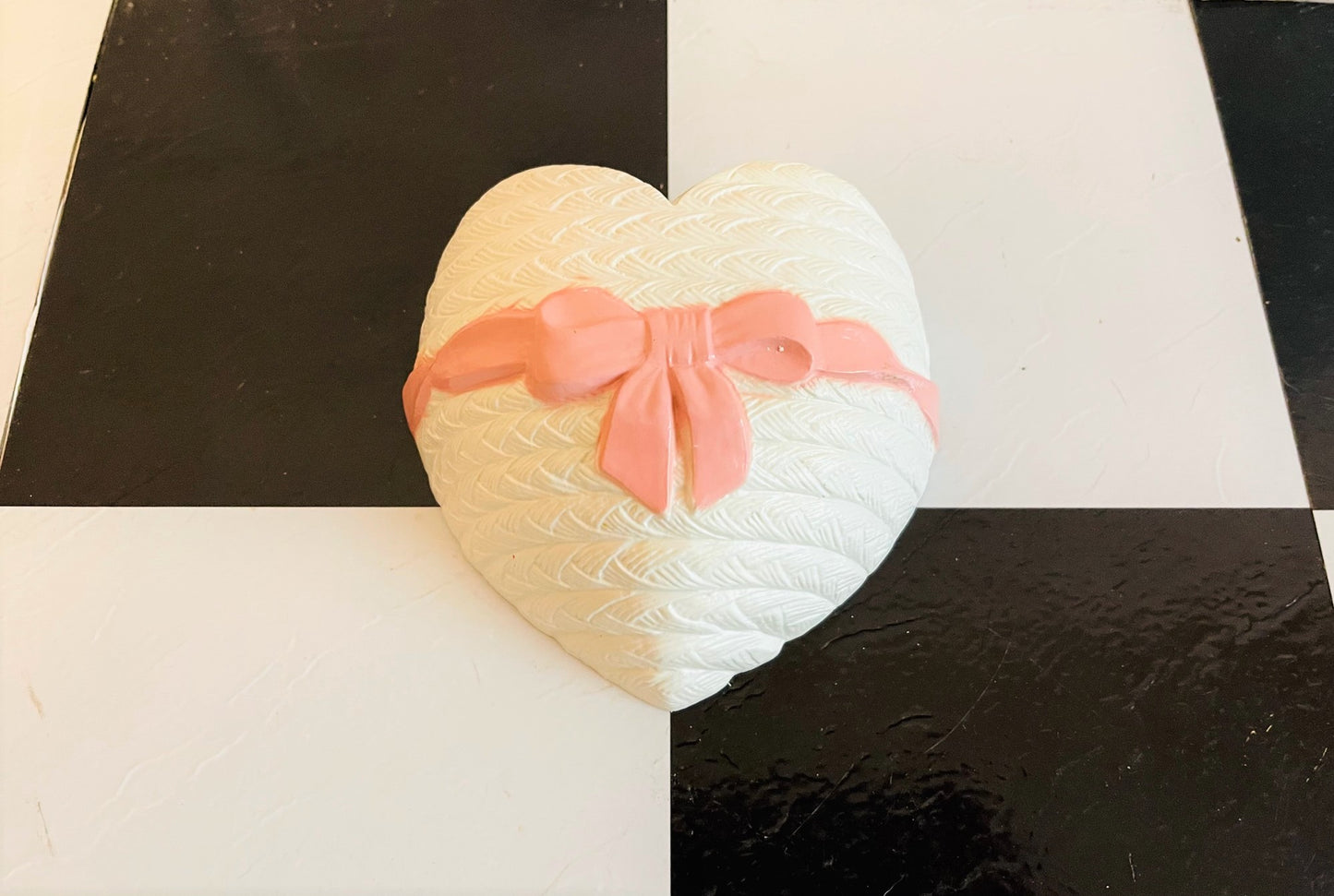 Home Interiors White Wicker Style Heart Wall Pocket