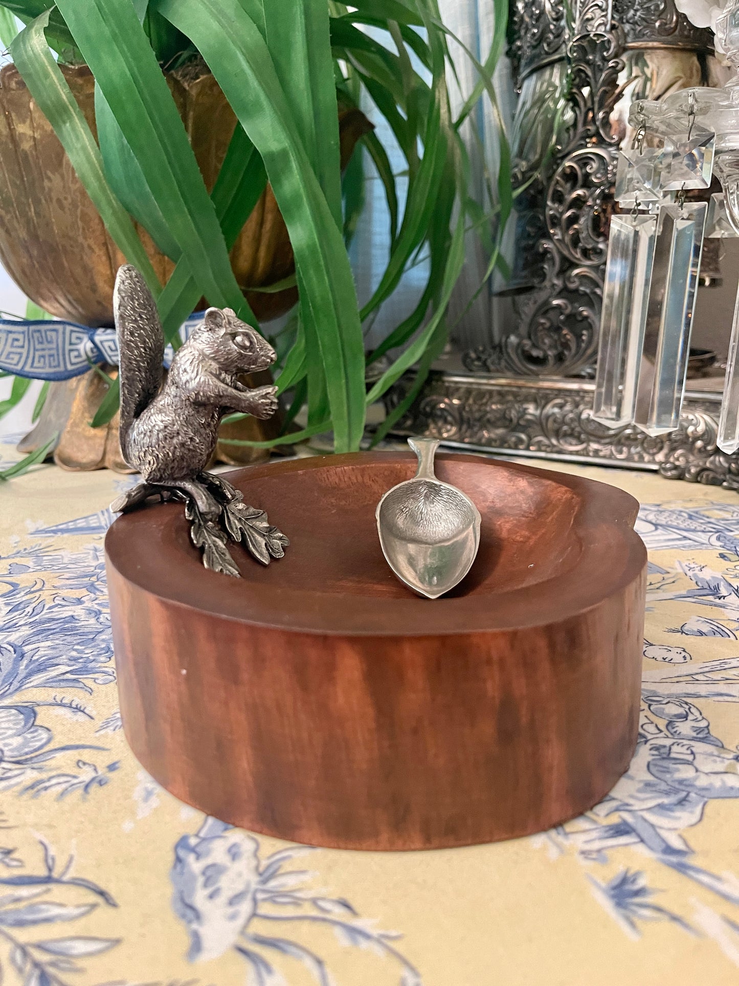 Vagabond House Standing Squirrel Nut Bowl with Pewter Acorn Scoop