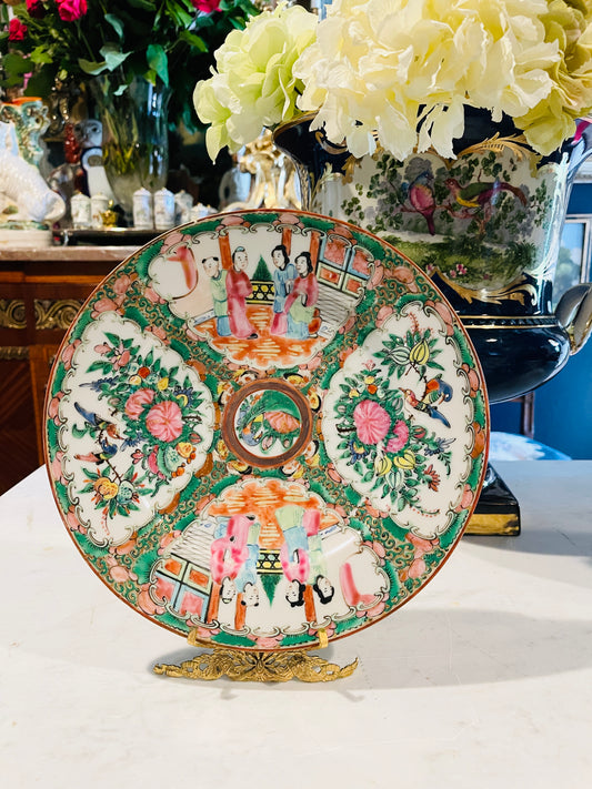 Antique Rose Medallion Porcelain Plate
Chinese Export Porcelain • Chinoiserie Decor • Estate-Sourced Heirloom
