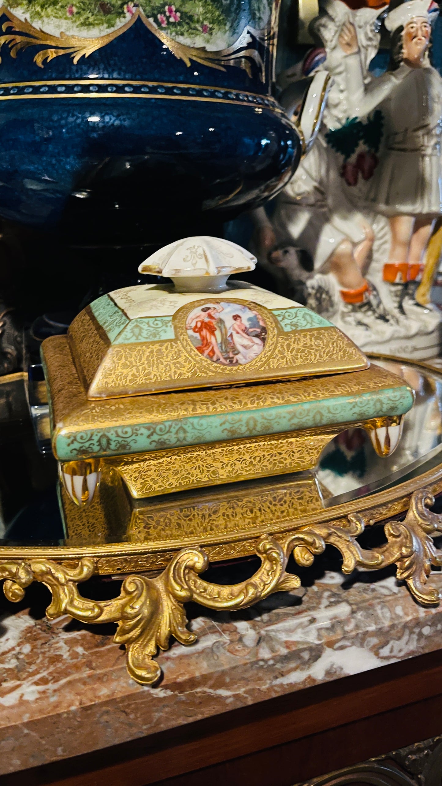 Le Mieux 24K Gold Covered Porcelain Box