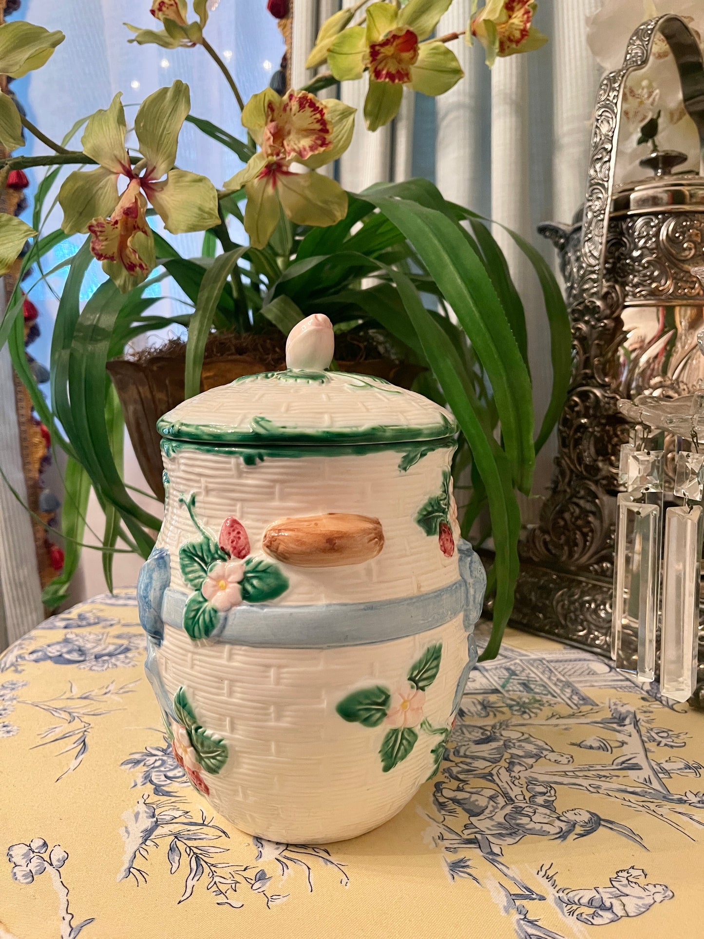 The Haldon Group Ribbon and Bows Majolica Style Basketweave Canister/Cookie Jar, Blue Bow,