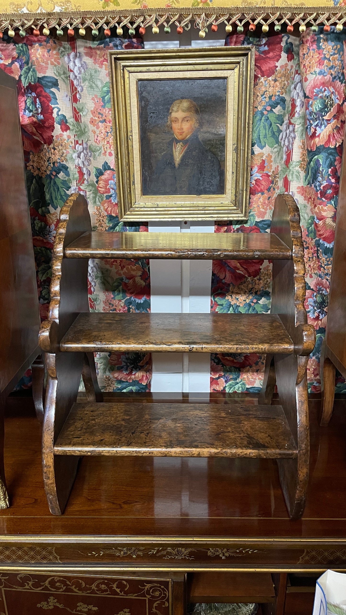 Vintage English Chinoiserie Library Steps with Hand-Carved Guardian Lions