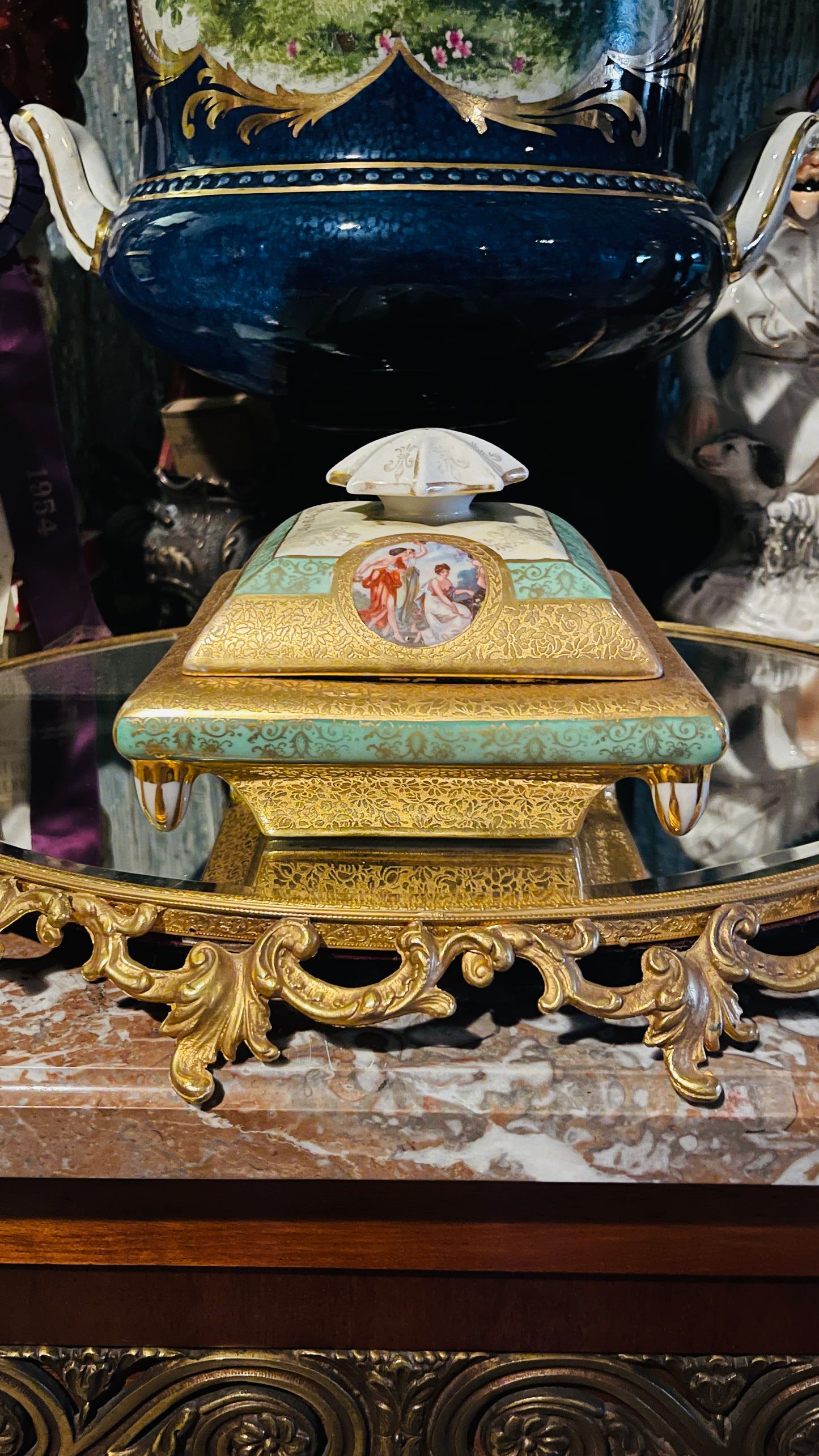 Le Mieux 24K Gold Covered Porcelain Box