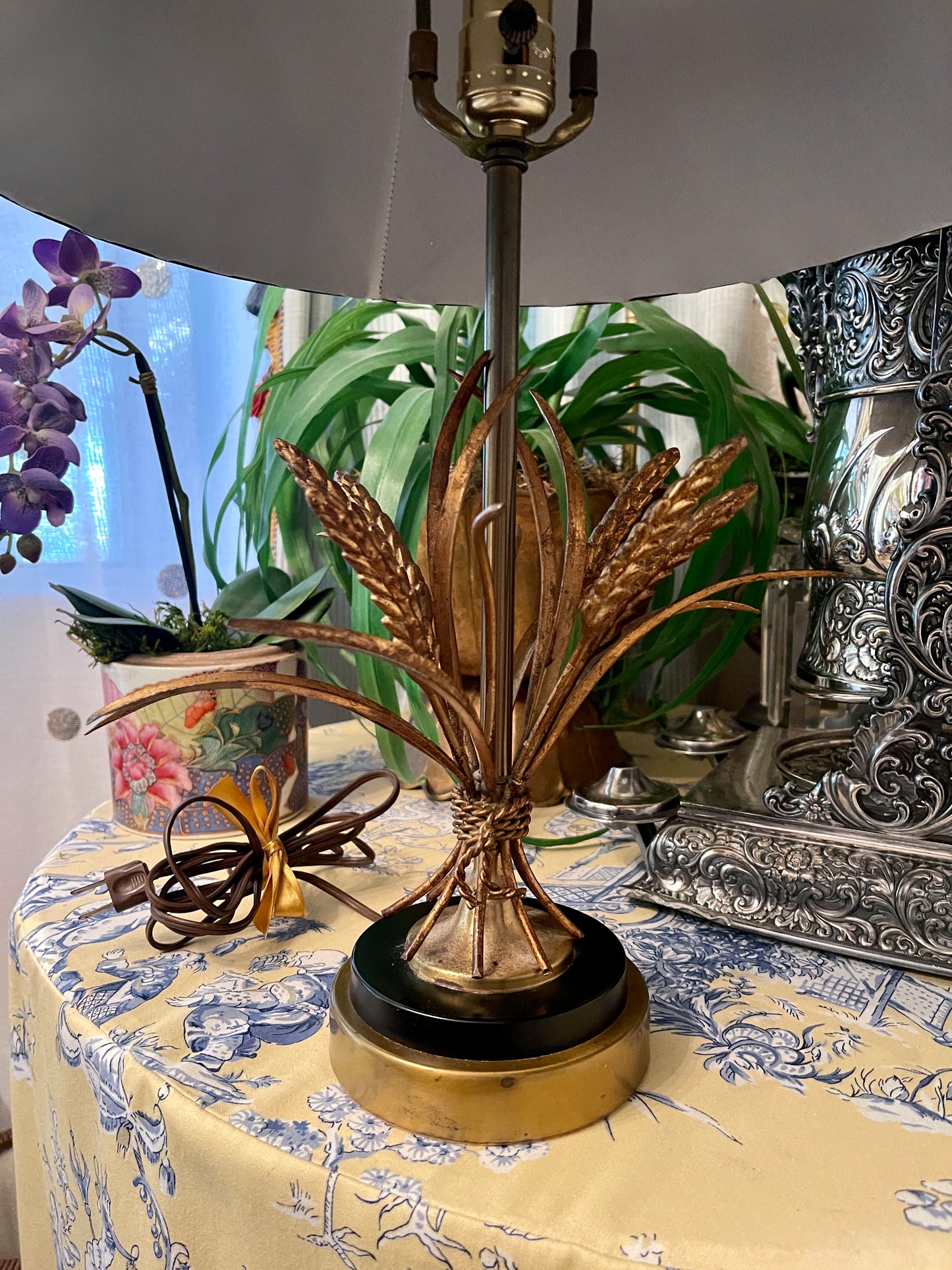 Vintage Italian Gold Tole Wheat Sheath Lamp
