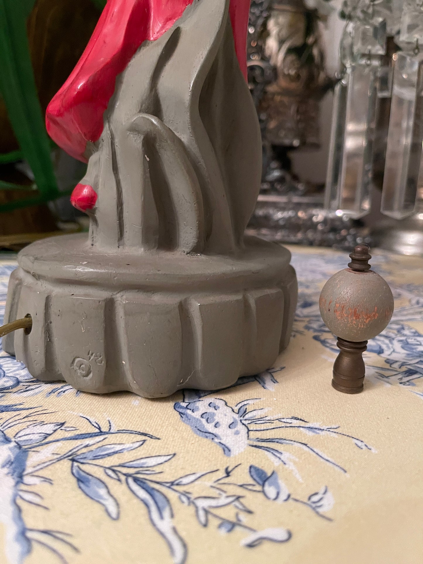 Mid Century Aladdin Genie Chalkware Lamp, Circa 1950s