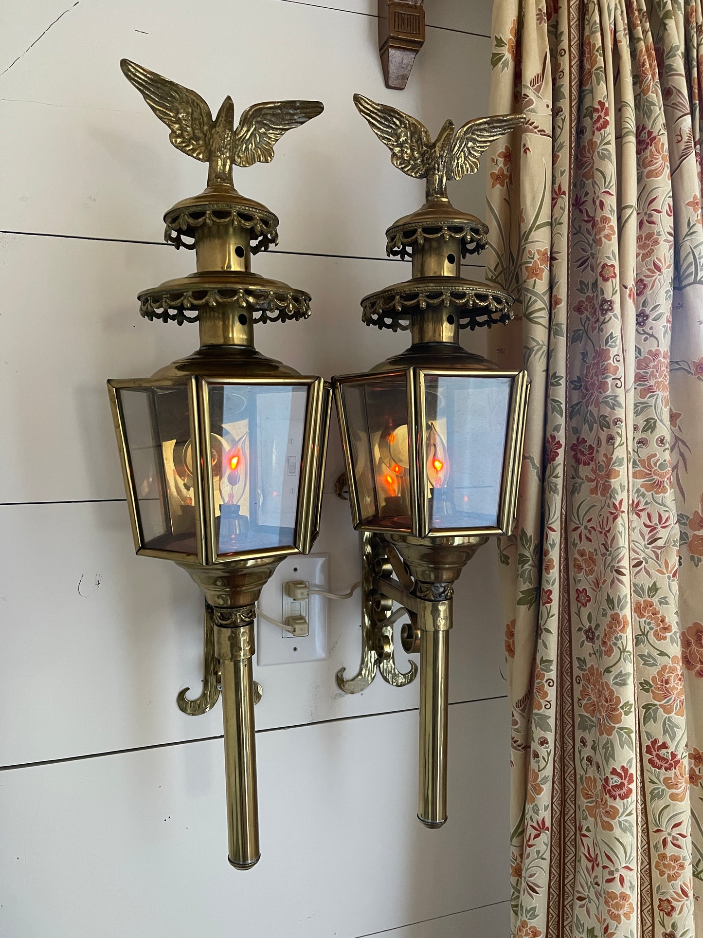 Pair of 20th Century Federalist American Brass Lanterns with Eagles