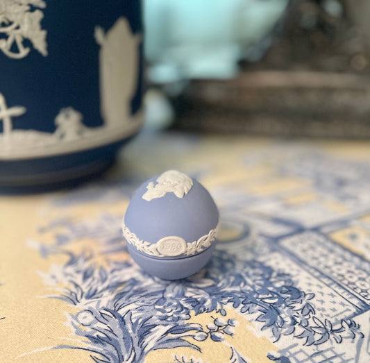 Wedgwood Lavender (Blue) Jasperware Egg Lidded Box with an Owl, 1980, Blue and White