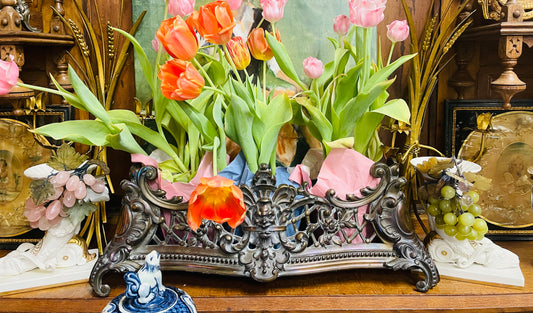 Antique French Louis XV-Style Cast Fireplace Fender with Figural Face Mascaron, Estate Sourced, Rococo Scrollwork