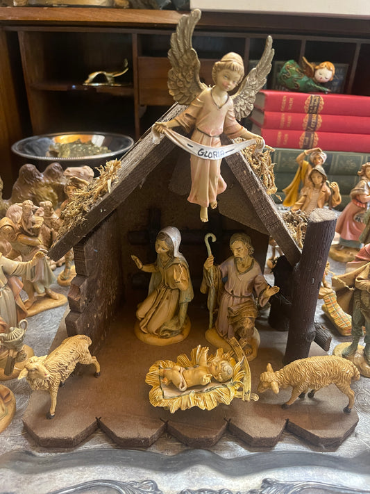 Vintage 28-Piece Italian Fontanini Nativity Set with Townspeople – Hand-Painted Heirloom Crèche Scene