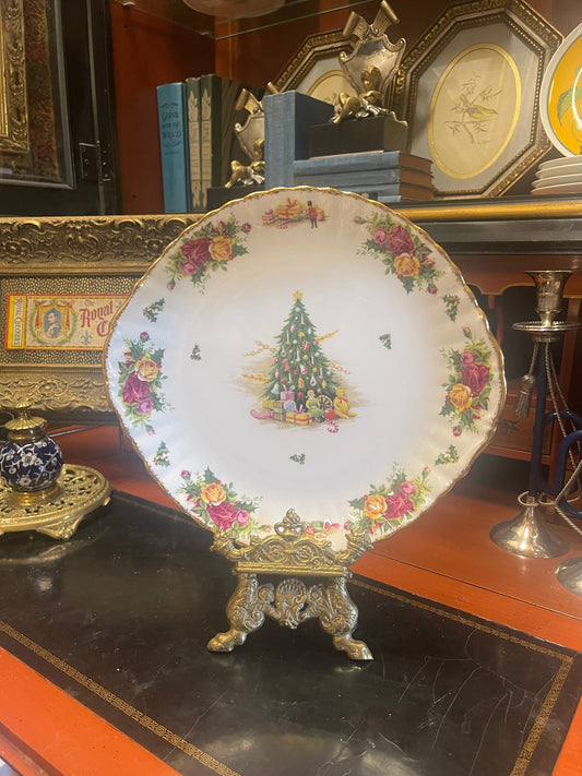 Vintage Royal Albert Christmas Magic Old Country Rose- Handled Cake Plate- Serving Plate-