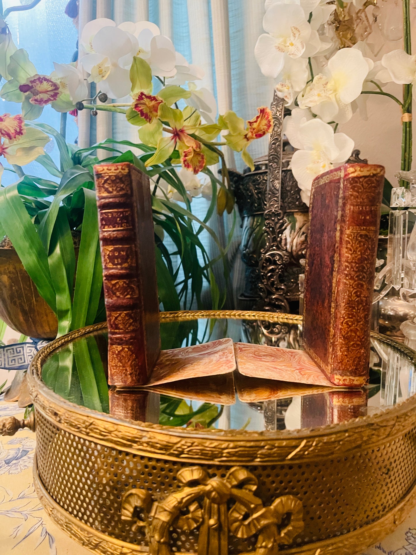 Vintage French Bookend Set – Old-World Gilt Leather Style, European Library Charm