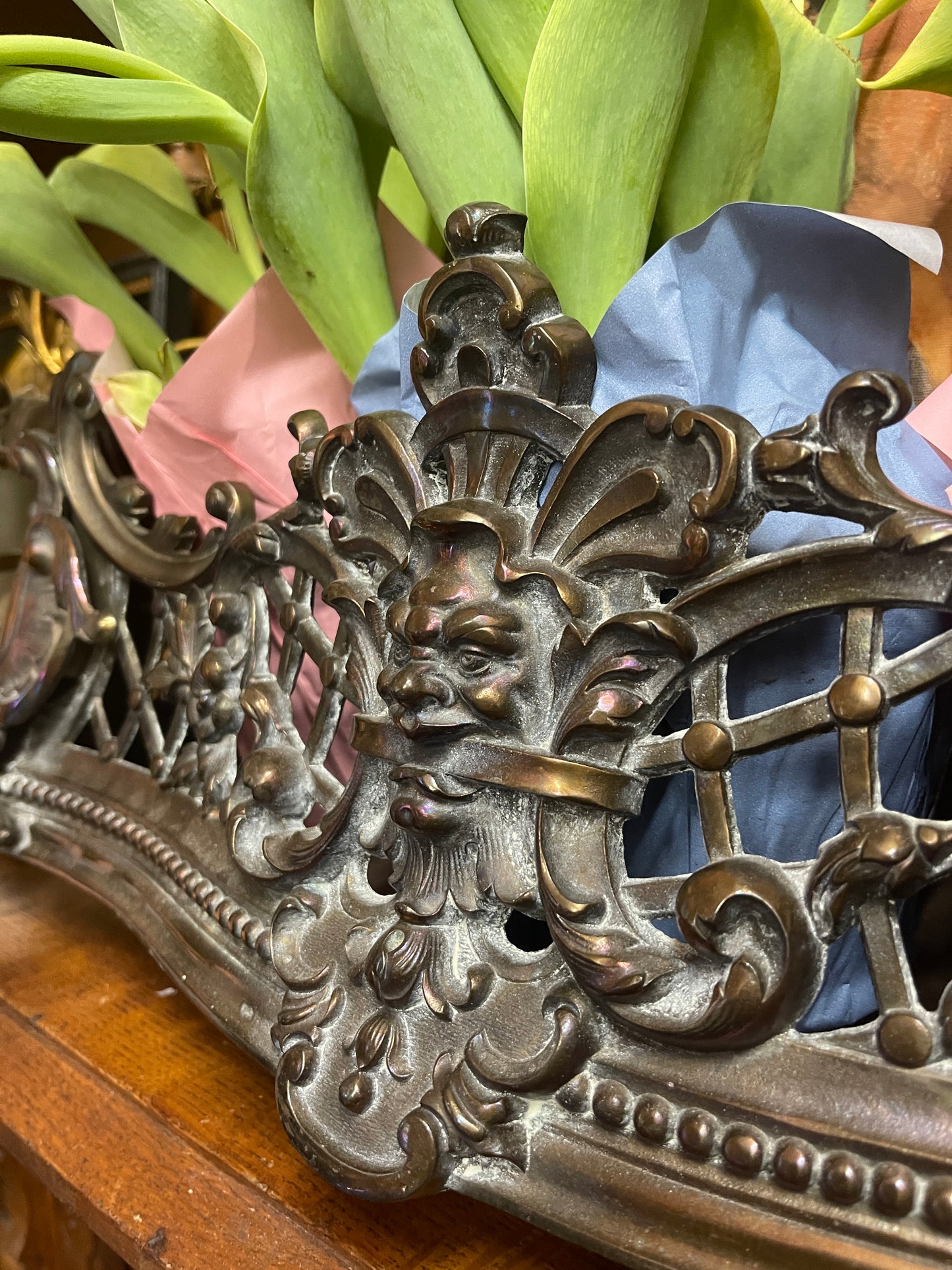 Antique French Louis XV-Style Cast Fireplace Fender with Figural Face Mascaron, Estate Sourced, Rococo Scrollwork