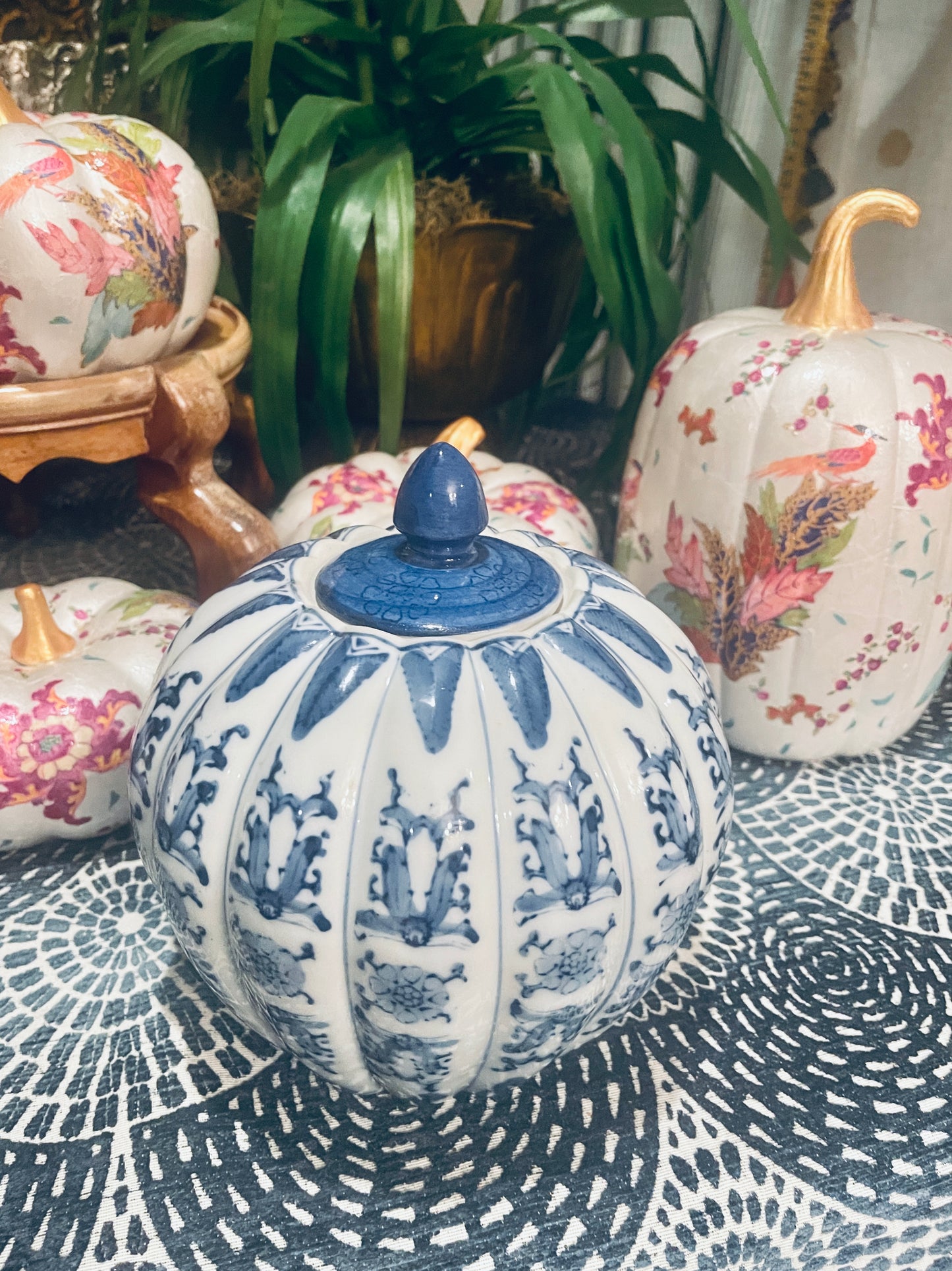 Chinoiserie Blue and White Lidded Pumpkin Tureen, Vintage, GrandmillennialHomiday