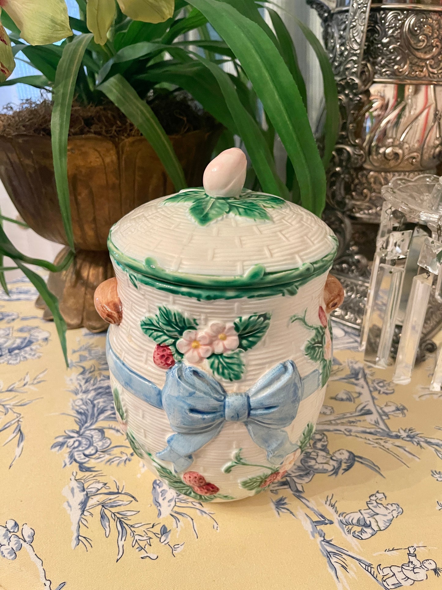 The Haldon Group Ribbon and Bows Majolica Style Basketweave Canister/Cookie Jar, Blue Bow,