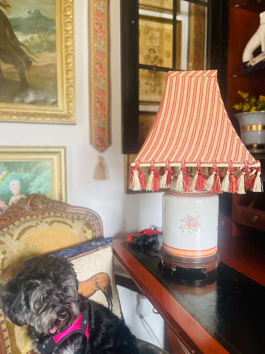 Early 20th Chinese Export Porcelain Chinoiserie American Federal Bald Eagle Ginger Jar Lamp on Wood Base with Custom Shade