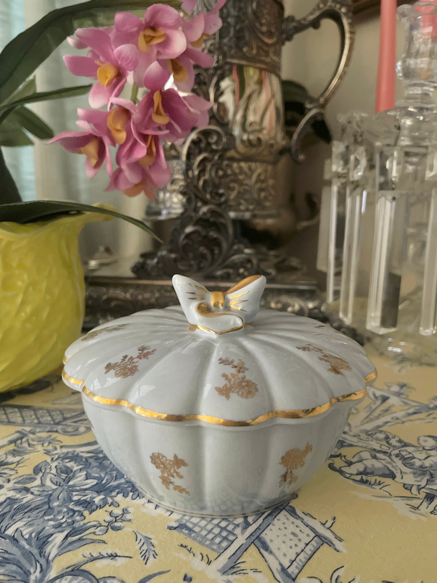 Vintage Bow Topped Lidded Dish