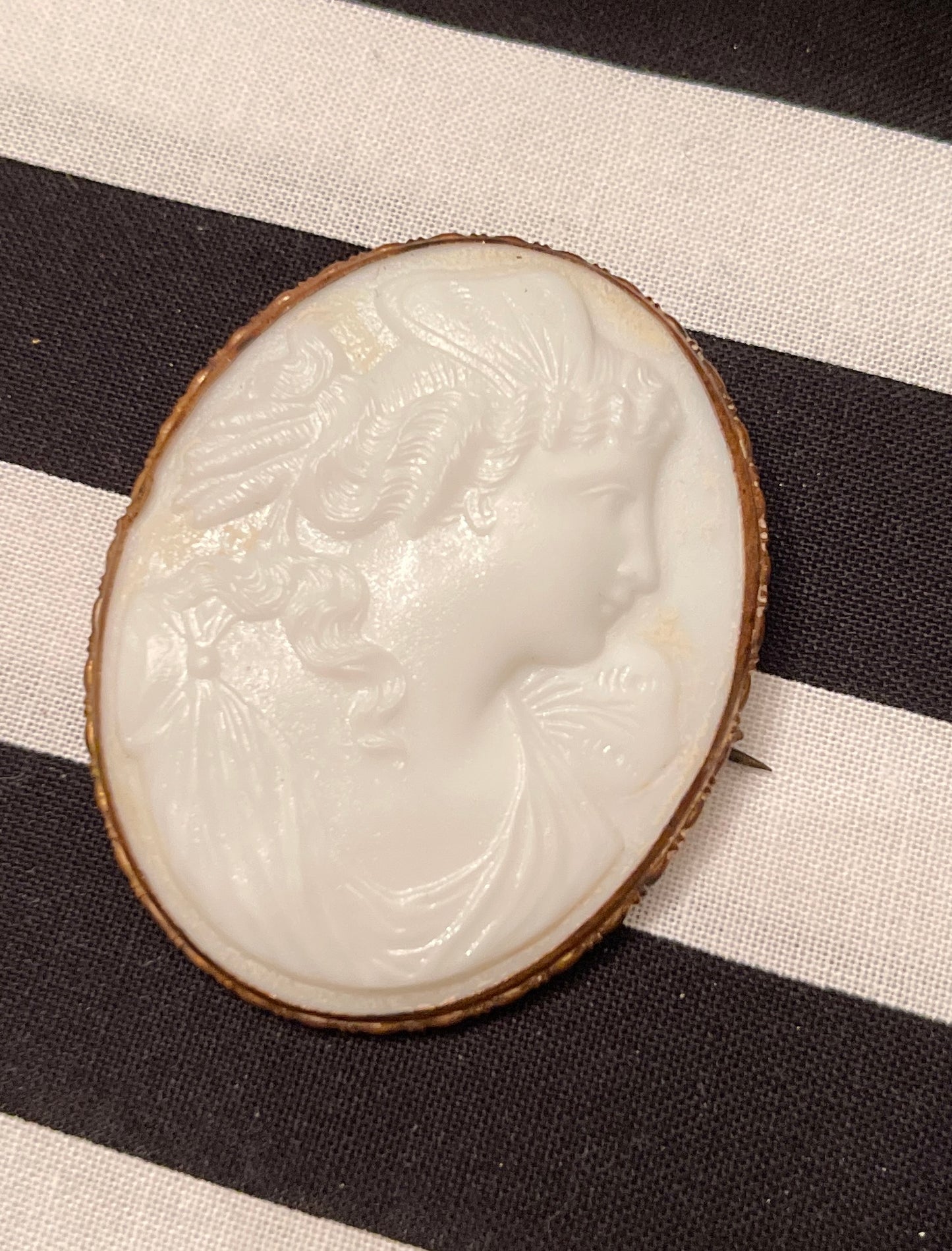 Victorian Shell Cameo in 10k Gold, Italian