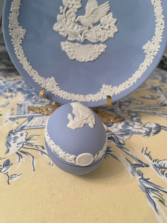 Wedgwood Blue Jasperware Egg Lidded Box with an Owl, 1980, Blue and White