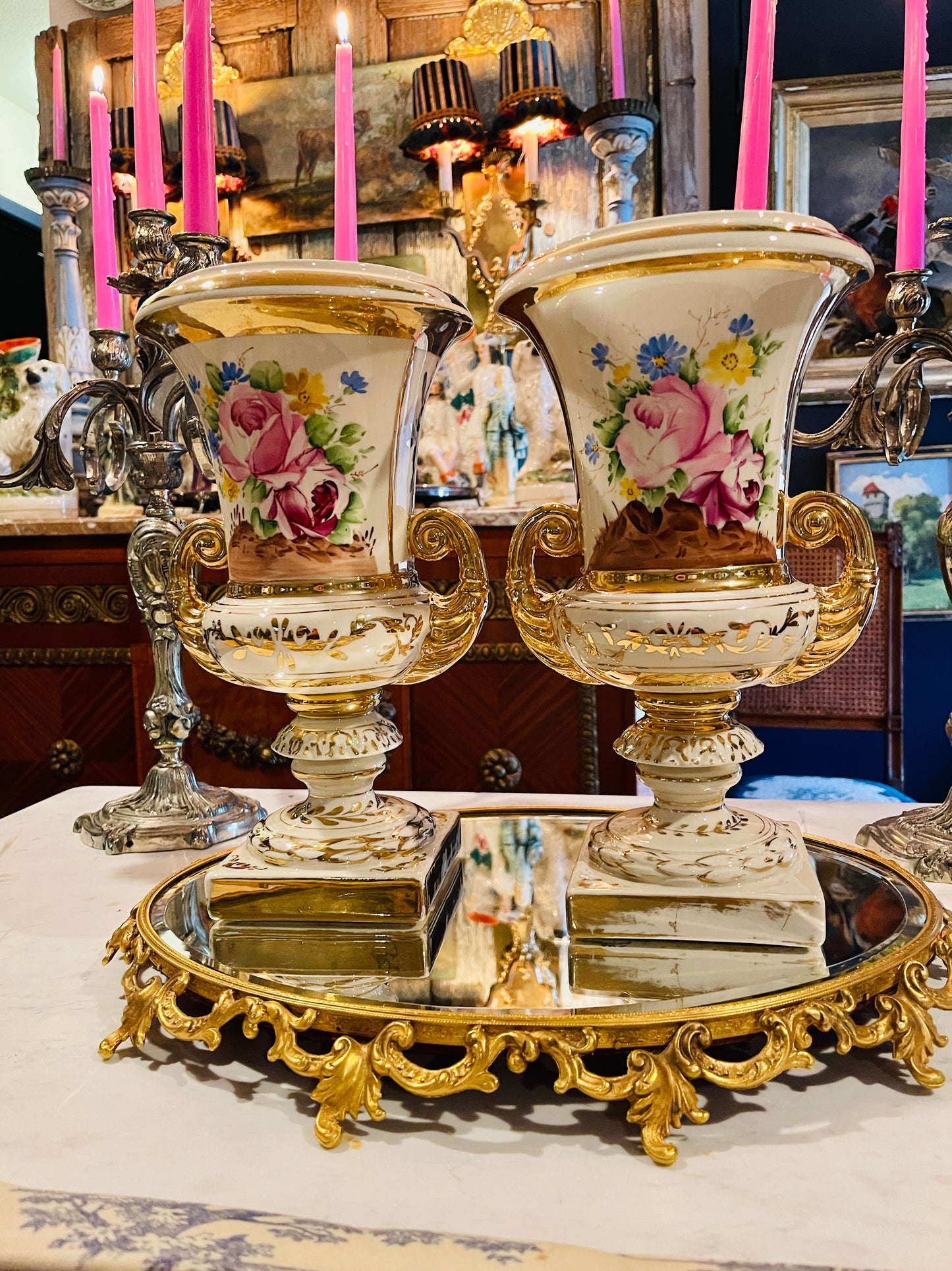 19th century French Old Paris porcelain urns (circa 1820–1840), Pair