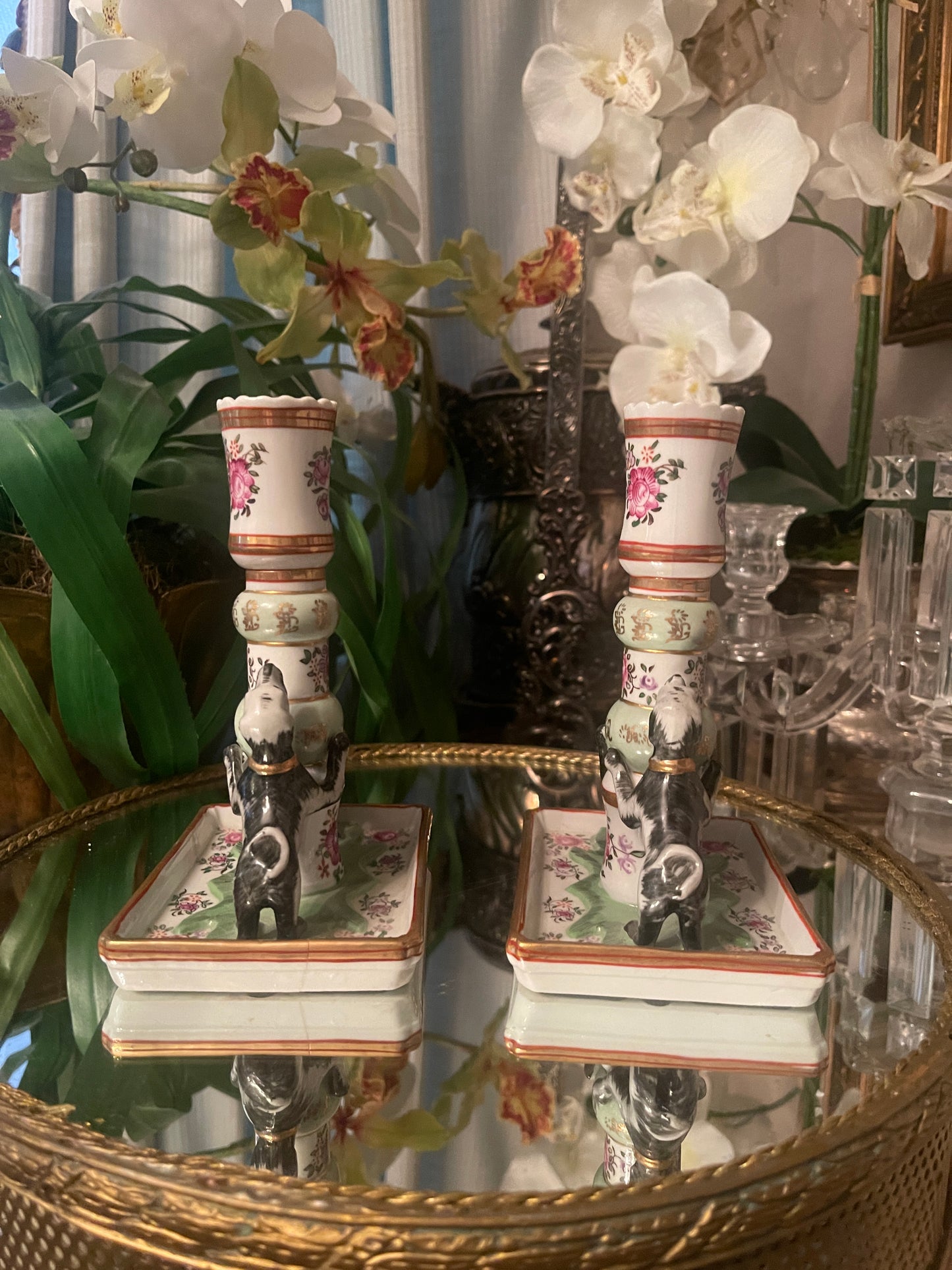 Pair of Vintage Mottahedeh Porcelain Candlesticks – Hand-Painted with Hunting Dogs