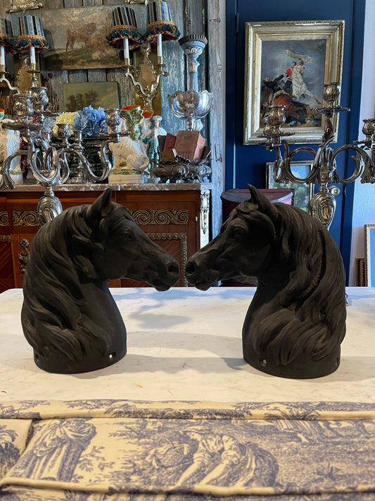 Cast Iron Horse Head – Right Facing | Round Top Find