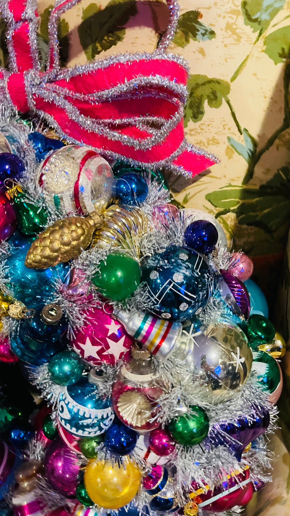 Christmas, Collected — Vintage Ornament & Tinsel Wreath with Bow | 18” Diameter